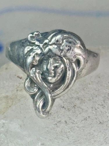 VINTAGE FACE RING FIGURATIVE BAND SIZE 6.50 STERLING SILVER WOMEN GIRLS: VINTAGE FACE RING FIGURATIVE BAND SIZE 6.50 STERLING SILVER WOMEN GIRLS Vintage face Ring figurative band size 6.50 sterling silver women girls Size 6.50 Weight 5.3g length 5/8" Width. 1/2" Thinnest p