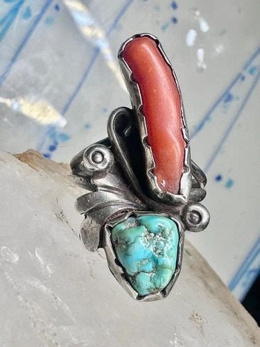 LONG NAVAJO RING TURQUOISE CORAL SIZE 7 STERLING SILVER WOMEN: LONG NAVAJO RING TURQUOISE CORAL SIZE 7 STERLING SILVER WOMEN Long Navajo ring turquoise coral size 7. sterling silver women Size 7 Weight 7.3g Length 1 1/4" Width 5/8" Thinnest part of band in back 5