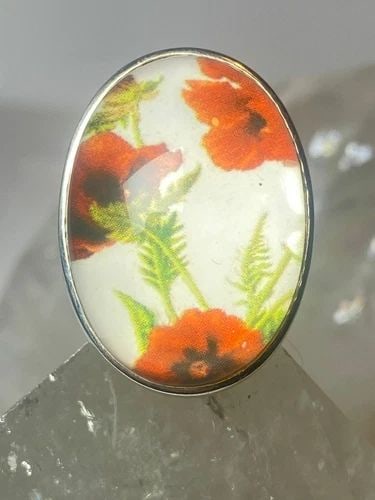 FLOWER RING PAINTED FLORAL GLASS STERLING SILVER WOMEN: FLOWER RING PAINTED FLORAL GLASS STERLING SILVER WOMEN Flower ring painted floral glass sterling silver women Size 7 Weight 21,7g Length 1. 1/4" Width 3/4" Thinnest part of band 3/16"