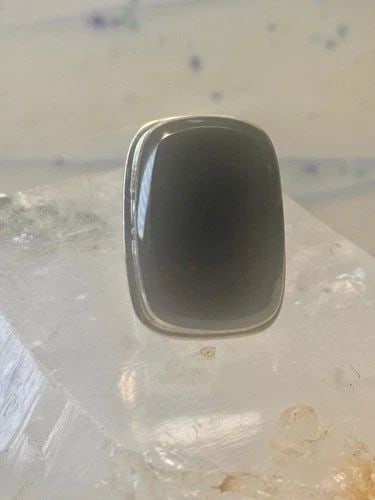VINTAGE ONYX RING SOUTHWEST CHUNKY BAND SIZE 5.25 STERLING SILVER WOMEN: VINTAGE ONYX RING SOUTHWEST CHUNKY BAND SIZE 5.25 STERLING SILVER WOMEN Vintage onyx ring southwest chunky band size 5.25 Sterling silver women Size 5.25 Weight 21g Length. 1 1/4" Width 3/4" Thinnest 