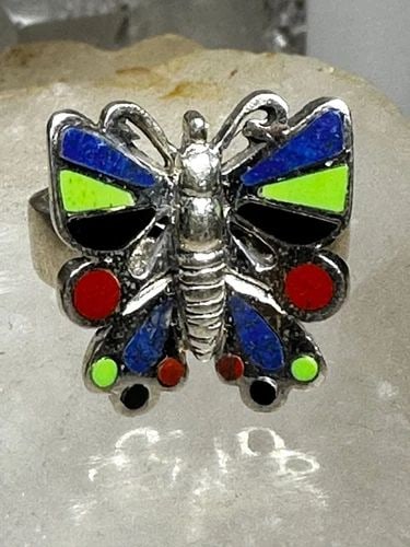 BUTTERFLY RING SOUTHWEST LAPIS ONYX CORAL SIZE 8 STERLING SILVER WOMEN: BUTTERFLY RING SOUTHWEST LAPIS ONYX CORAL SIZE 8 STERLING SILVER WOMEN Butterfly ring southwest lapis onyx coral size 8 sterling silver women signed MYD Size 8 Weight 7.2g Length. 3/4" Width 1/2" Thin