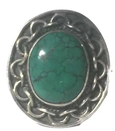 VINTAGE TURQUOISE STERLING SILVER SOUTHWEST TRIBAL RING SIZE 8 7G: VINTAGE TURQUOISE STERLING SILVER SOUTHWEST TRIBAL RING SIZE 8 7G Vintage Turquoise Sterling Silver Southwest Tribal Ring Size 8 Weight 7g Length 1 1/16"" Width 31/32" Rings are delivered in a Gift Bo
