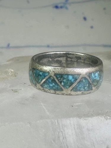 ZUNI TURQUOISE RING WEDDING BAND SIZE 7 VINTAGE STERLING SILVER WOMEN MEN: ZUNI TURQUOISE RING WEDDING BAND SIZE 7 VINTAGE STERLING SILVER WOMEN MEN Zuni turquoise ring wedding band Size 7 Vintage sterling silver women men Size 7 Weight 5g Width. 1/4"