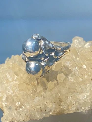 BALLS RING SIZE 5.50 FLORAL PINKY BUBBLE BAND ART DECO STERLING SILVER WOMEN GI: BALLS RING SIZE 5.50 FLORAL PINKY BUBBLE BAND ART DECO STERLING SILVER WOMEN GI Balls ring floral pinky bubble band Art Deco sterling silver women girls Size 5.50 Weight 4.8g Widest part 11/16" Thinne
