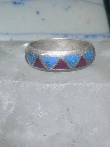 ZUNI RING WEDDING BAND STERLING SILVER TURQUOISE CORAL CHIPS SIZE 7.5 MEN WOMEN: ZUNI RING WEDDING BAND STERLING SILVER TURQUOISE CORAL CHIPS SIZE 7.5 MEN WOMEN Zuni ring wedding band sterling silver turquoise coral chips size 7.5 men women Size 7.50 Between a wsze 7.50 and a size