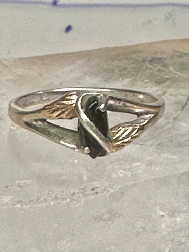 BLACK HILLS GOLD RING LEAVES ONYX BAND SIZE 10 STERLING SILVER WOMEN GIRLS: BLACK HILLS GOLD RING LEAVES ONYX BAND SIZE 10 STERLING SILVER WOMEN GIRLS Black Hills Gold ring leaves onyx band size 10 sterling silver women girls Size 10 Detailed with 12K over sterling silver lea