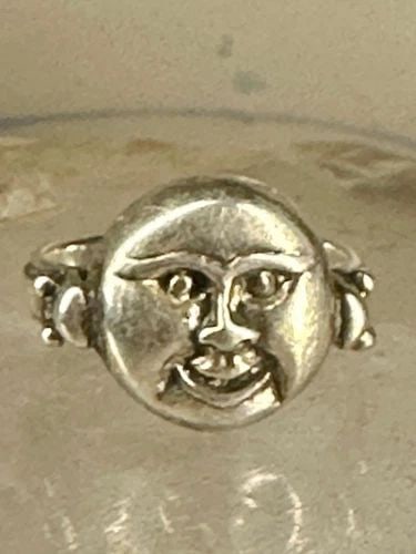 MOON RING SIZE 5 CELESTIAL BAND STERLING SILVER WOMEN GIRLS: MOON RING SIZE 5 CELESTIAL BAND STERLING SILVER WOMEN GIRLS Moon ring size 5 celestial band sterling silver women girls Size 5 Between a size 5 and a size 5.25 Weight 3.5g Length. 1/2" Width 1/2" Thin