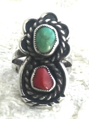 NAVAJO RING CORAL TURQUOISE SIZE 7.5 7.8G SOUTHWEST TRIBAL WOMEN: NAVAJO RING CORAL TURQUOISE SIZE 7.5 7.8G SOUTHWEST TRIBAL WOMEN Navajo Ring Coral Turquoise Size 7.5 7.8g Southwest Tribal Women Size 7.5 Weight 7.7g Length 1 1/4" Width 5/8" Free First Class shippin