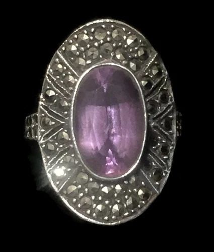 VINTAGE AMETHYST MARCASITE STERLING SILVER LONG RING SIZE 6.75 6.7G WOMEN GIRL: VINTAGE AMETHYST MARCASITE STERLING SILVER LONG RING SIZE 6.75 6.7G WOMEN GIRL Vintage Long Marcasite & Amethyst Ring w Art Deco Style Size 6.75 Weight 6.7g Length 1" Width 5/