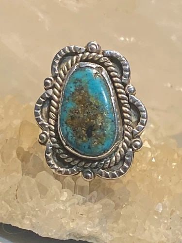 TURQUOISE RING SIZE 7.50 NAVAJO SOUTHWEST STERLING SILVER WOMEN: TURQUOISE RING SIZE 7.50 NAVAJO SOUTHWEST STERLING SILVER WOMEN Turquoise Ring Navajo southwest sterling silver women Size 7.50 Between a size 7.50 and a size 7.75 Weight 8.2g Length 1" Width. 7/8" Th