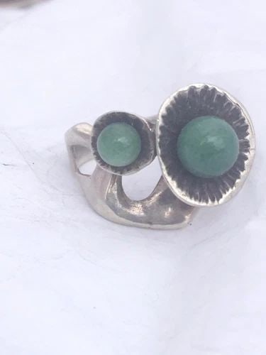 VINTAGE STERLING SILVER JADE STEAMPUNK MODERN ABSTRACT RING SIZE 6 8.7G HANDMADE: VINTAGE STERLING SILVER JADE STEAMPUNK MODERN ABSTRACT RING SIZE 6 8.7G HANDMADE Vintage Sterling Silver Jade Steampunk Modern Abstract Ring Size 6 Weight 8.7g Length 3/4" Width 5/8" Height 5/8" Free 