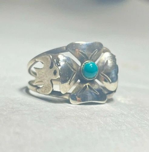 TURQUOISE RING FLOWER BIRD 4 LEAF CLOVER GOOD LUCK MEXICO STERLING SILVER BAND W: TURQUOISE RING FLOWER BIRD 4 LEAF CLOVER GOOD LUCK MEXICO STERLING SILVER BAND W Turquoise ring flower bird 4 Leaf Clover Good Luck Mexico southwest sterling silver women Size 8.25 Between a size 8.25