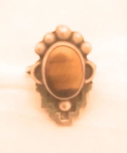 TIGER EYE RING MEXICO SIZE 8.75 VINTAGE STERLING SILVER: TIGER EYE RING MEXICO SIZE 8.75 VINTAGE STERLING SILVER Vintage Sterling Silver Tiger Eye Ring Mexico Size 8.75 Free First Class shipping and postal insurance is included. If you want to upgrade to pr