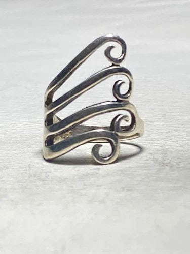 FORK RING LONG SWIRL BAND PINKY KNUCKLE STERLING SILVER WOMEN GIRLS: FORK RING LONG SWIRL BAND PINKY KNUCKLE STERLING SILVER WOMEN GIRLS Fork ring long swirl band pinky knuckle sterling silver women girls Dont know if it was a real fork but looks like a fork design Siz