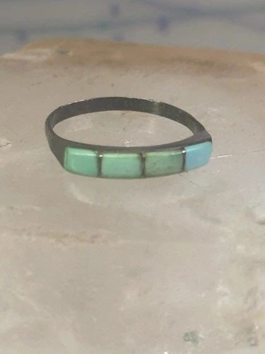 NAVAJO TURQUOISE RING SIZE 5.75 STACKER BAND SOUTHWEST STERLING SILVER WOMEN GIR: NAVAJO TURQUOISE RING SIZE 5.75 STACKER BAND SOUTHWEST STERLING SILVER WOMEN GIR Navajo Turquoise ring size 5.75 stacker band southwest sterling silver women girls Size 5.75 Weight 1g Width 1/8" Thinn