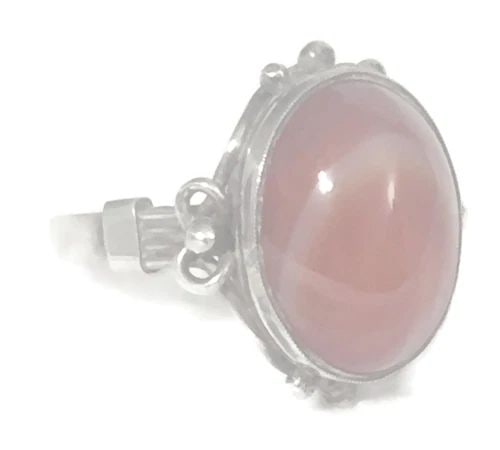 AGATE RING VINTAGE STERLING SILVER GIRLS BOHO WOMEN SIZE 8: AGATE RING VINTAGE STERLING SILVER GIRLS BOHO WOMEN SIZE 8 Agate Ring Vintage Sterling Silver Influenced by the Arts & Crafts Movement Size 8 Weight 6.1g Widest Part of Band 3/4" Thinnest Part of Band