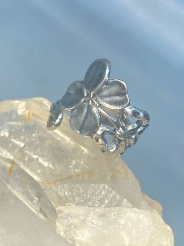 FOUR LEAF CLOVER SPOON RING SIZE 7.25 GOOD LUCK BAND STERLING SILVER WOMEN GIRL: FOUR LEAF CLOVER SPOON RING SIZE 7.25 GOOD LUCK BAND STERLING SILVER WOMEN GIRL Four leaf clover spoon ring good luck band sterling silver women g Size 7.25 adjustable Weight 5.6g Widest part 7/8" Thi
