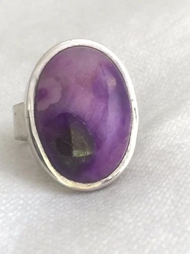 VINTAGE STERLING SILVER SOUTHWEST PURPLE TRIBAL RING SIZE 6.50 10.8G: VINTAGE STERLING SILVER SOUTHWEST PURPLE TRIBAL RING SIZE 6.50 10.8G Vintage Sterling Silver Tribal Ring Size 6.50 Weight 10.8g Length 1 1/32" Width 3/4" Free First Class shipping and postal insurance