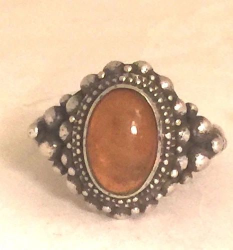 VINTAGE STERLING SILVER AMBER RING SIZE 9 10.7G: VINTAGE STERLING SILVER AMBER RING SIZE 9 10.7G Amber Ring Southwest Vintage Sterling Silver Size 9 Weight 10.7g Width. 3/4" Length. 5/8"