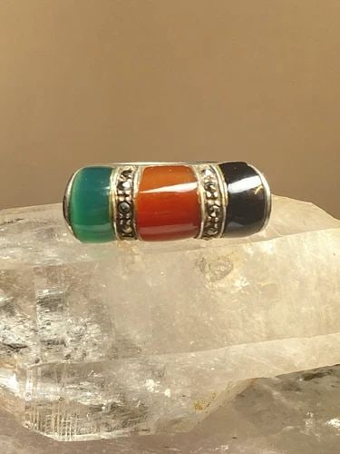 CARNELIAN RING SIZE 6.25 ONYX MARCASITES STERLING SILVER RING WOMEN: CARNELIAN RING SIZE 6.25 ONYX MARCASITES STERLING SILVER RING WOMEN Carnelian ring onyx marcasites sterling silver ring women Size 6.25 Weight 6.6g Length 1/4" Width. 15/16" Thinnest part of band 5/32