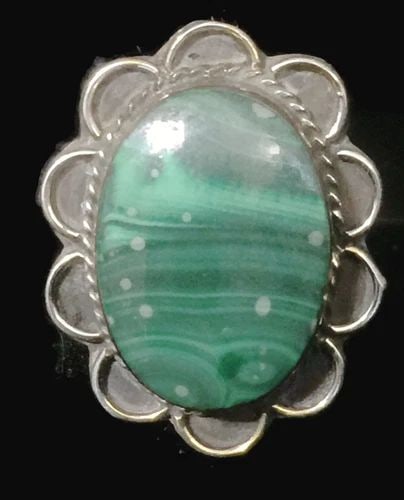 VINTAGE MALACHITE SOUTHWEST STERLING SILVER WOMEN BOHO GIRLS RING SIZE 6.75: VINTAGE MALACHITE SOUTHWEST STERLING SILVER WOMEN BOHO GIRLS RING SIZE 6.75 Vintage Malachite Sterling Silver Ring Southwest Tribal Ring Size 6.75 Weight 5.7g Widest Part of Band 1" Thinnest Part of