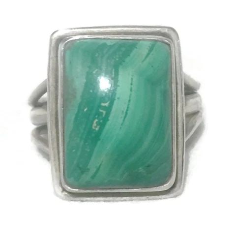 VINTAGE MALACHITE SOUTHWEST STERLING SILVER WOMEN BOHO GIRLS RING SIZE 8.50: VINTAGE MALACHITE SOUTHWEST STERLING SILVER WOMEN BOHO GIRLS RING SIZE 8.50 Vintage Malachite Sterling Silver Ring Southwest Tribal Ring Size 8.50 Weight 7.5g Widest Part of Band 3/4" Thinnest Part