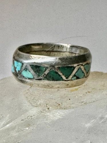 ZUNI RING TURQUOISE BAND SIZE 5.75 STERLING SILVER WOMEN: ZUNI RING TURQUOISE BAND SIZE 5.75 STERLING SILVER WOMEN Zuni ring Turquoise band size 5.75 sterling silver women Size 5.75 Weight 5.1g Width 1/4"