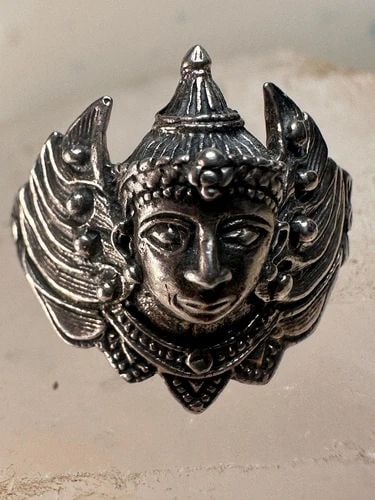 WINGED GODDESS RING FACE DEITY BAND SIZE 7.75 STERLING SILVER WOMEN: WINGED GODDESS RING FACE DEITY BAND SIZE 7.75 STERLING SILVER WOMEN Winged Goddess ring face deity band size 7.75 sterling silver women Size 7.75 Weight 4g Widest part of band 3/4" Thinnest part of ba