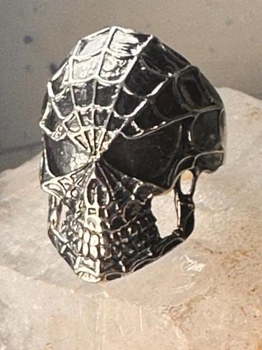 SKULL RING BIKER BAND SPIDER SKULL SOUTHWEST SIZE 10.25 STERLING SILVER MEN WOME: SKULL RING BIKER BAND SPIDER SKULL SOUTHWEST SIZE 10.25 STERLING SILVER MEN WOME Skull ring biker band spider skull southwest size 10.25 sterling silver men women Size 10.25 Weight. 11.3g Length. 1 1/