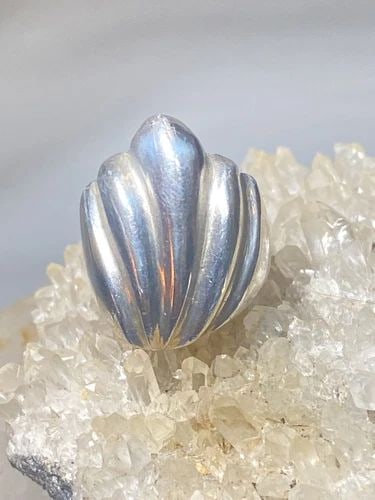 BULKY RING SIZE 5.50 CHUNKY MID CENTURY HEAVY BAND PINKY STERLING SILVER WOMEN G: BULKY RING SIZE 5.50 CHUNKY MID CENTURY HEAVY BAND PINKY STERLING SILVER WOMEN G Bulky ring chunky mid century heavy band pinky sterling silver women girls Size 5.50 Between a size 5.50 and a size 5.7