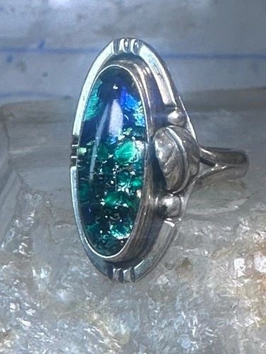 VINTAGE MAN MADE STONE RING LONG NAVAJO FEATHER LEAF SIZE 6 STERLING SILVER WOME: VINTAGE MAN MADE STONE RING LONG NAVAJO FEATHER LEAF SIZE 6 STERLING SILVER WOME Vintage man made stone ring Long Navajo feather leaf size 6 Sterling silver women Size 6 Weight.7.9g Length. 1 1/8" Wid