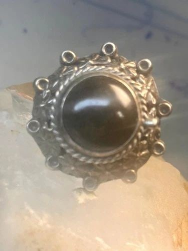 VINTAGE POISON RING MEXICO ONYX BOHO ADJ BAND SIZE 8 STERLING SILVER WOMEN: VINTAGE POISON RING MEXICO ONYX BOHO ADJ BAND SIZE 8 STERLING SILVER WOMEN Vintage poison ring Mexico onyx boho adj band size 8 Sterling silver women Size 8 adjustable Weight 13.9g Length. 1 7/8" Widt