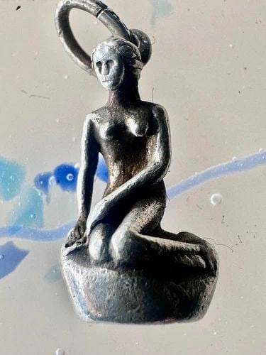 VINTAGE NAKED LADY ON A ROCK CHARM SIGNED DENMARK STERLING SILVER WOMEN (1 of 2)