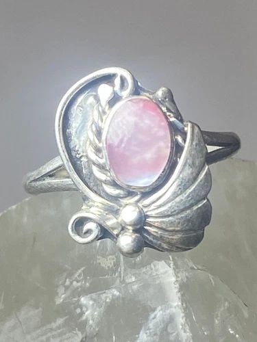 MOTHER OF PEARL RING SOUTHWEST PINKY STERLING SILVER WOMEN GIRL X: MOTHER OF PEARL RING SOUTHWEST PINKY STERLING SILVER WOMEN GIRL X Mother of pearl Ring southwest pinky sterling silver women girl x Size 2 Weight 1.4g Length 1/2" Width 3/8" Thinnest part 1/16"