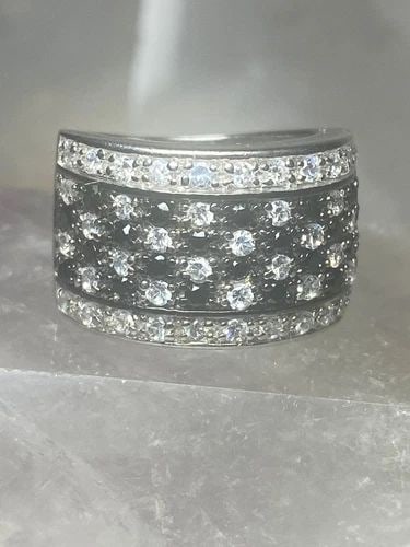 CHECKERBOARD RING SIZE 5.50 COCKTAIL BAND STERLING SILVER WOMEN GIRLS: CHECKERBOARD RING SIZE 5.50 COCKTAIL BAND STERLING SILVER WOMEN GIRLS Checkerboard ring cocktail band sterling silver women girls Size 5.50 Between a size 5.50 and a size 5.75 Weight 7.6g Length. 7/16