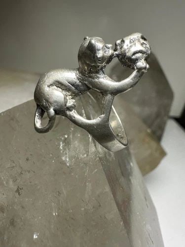 CAT RING KITTEN WITH BALL OF YARN SIZE 7.25 STERLING SILVER WOMEN: CAT RING KITTEN WITH BALL OF YARN SIZE 7.25 STERLING SILVER WOMEN Cat ring kitten with ball of yarn size 7.25 sterling silver women Size 7.25 Weight. 4.1g Length 1" Width 1/2" Thinnest part of band 1/
