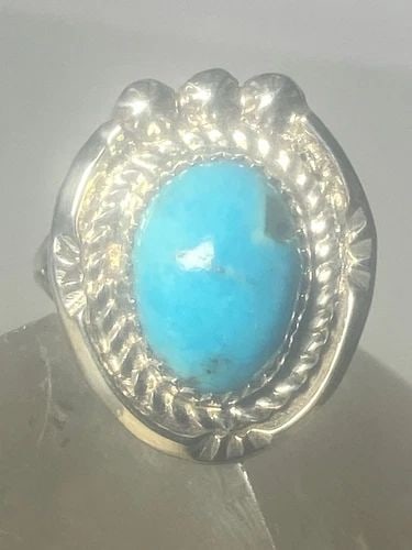 TURQUOISE RING SOUTHWEST STERLING SILVER WOMEN GIRLS: TURQUOISE RING SOUTHWEST STERLING SILVER WOMEN GIRLS Turquoise ring southwest sterling silver women girls Size 7.75 Between a size 7.75 and a size 8 Weight 6g Length 15/16" Widest 3/4" Thinnest part 1