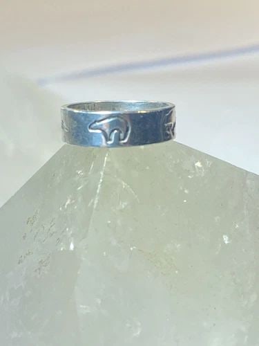 ANIMAL RING SIZE 4.25 FEATHER WOLF BUFFALO BAND PINKY SOUTHWEST STERLING SILVER: ANIMAL RING SIZE 4.25 FEATHER WOLF BUFFALO BAND PINKY SOUTHWEST STERLING SILVER Animal ring feather bear wolf buffalo band pinky southwest sterling silver women girls boys Size 4.25 Weight 2.8g Widest