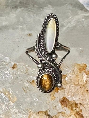 NAVAJO RING MOP LONG MOTHER OF PEARL TIGER EYE SIZE 4 STERLING SILVER WOMEN: NAVAJO RING MOP LONG MOTHER OF PEARL TIGER EYE SIZE 4 STERLING SILVER WOMEN Navajo ring Long Mop mother of pearl tiger eye size 4 sterling silver women girls Size 4 Weight 3.3g Length 1 1/4" Width 7/1