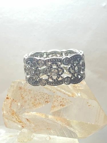 CRYSTAL RING SIZE 6.50 COCKTAIL BAND STERLING SILVER WOMEN GIRLS: CRYSTAL RING SIZE 6.50 COCKTAIL BAND STERLING SILVER WOMEN GIRLS Crystal ring cocktail band sterling silver women girls Size 6.50 Weight 4.8g Band Width 3/8"