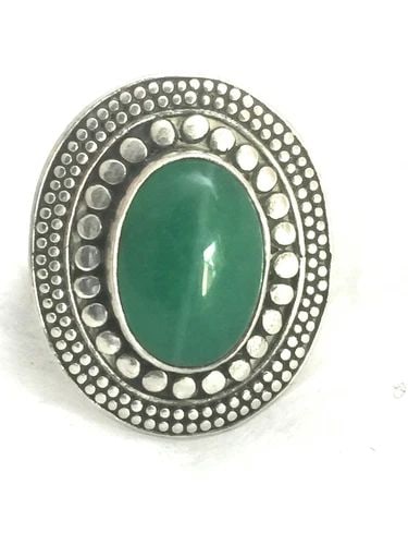 VINTAGE STERLING SILVER RING SIZE 8 WITH GREEN STONE 9.0G (1 of 2)