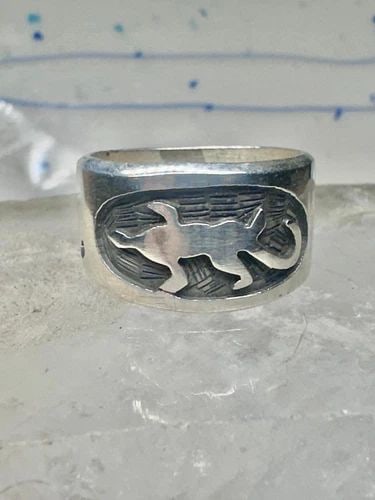 LIZARD RING SOLID BAND SOUTHWEST SIZE 8.75 BAND STERLING SILVER WOMEN MEN: LIZARD RING SOLID BAND SOUTHWEST SIZE 8.75 BAND STERLING SILVER WOMEN MEN Lizard ring Solid band southwest Size 8.75 band sterling silver women men Size 8.75 Weight. 7.6g Width 1/2" Band in Back 3/8"