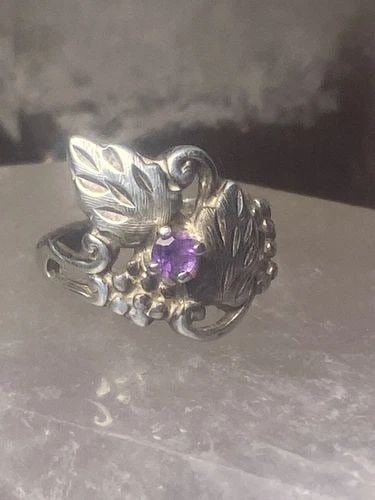 FLORAL RING LEAVES PINKY STERLING SILVER WOMEN GIRLS: FLORAL RING LEAVES PINKY STERLING SILVER WOMEN GIRLS Floral ring leaves pinky sterling silver women girls Size 3.50 Weight. 2.50g Widest part 5/8" Thinnest part 1/8"