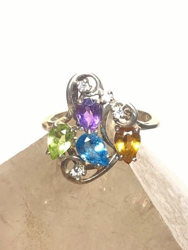 COCKTAIL RING SIZE 6.75 SPARKLY COLORED STONES BLUE PINK YELLOW PINKY STERLING S: COCKTAIL RING SIZE 6.75 SPARKLY COLORED STONES BLUE PINK YELLOW PINKY STERLING S Cocktail ring sparkly colored stones blue pink yellow pinky sterling silver women girls Size 6.75 Weight 3g Length. 3/4