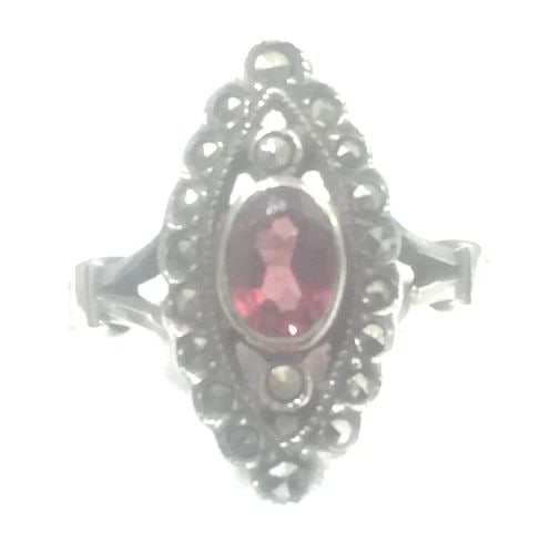 LONG MARCASITE RING ART DECO VINTAGE RED STONE STERLING SILVER SIZE 6.50: LONG MARCASITE RING ART DECO VINTAGE RED STONE STERLING SILVER SIZE 6.50 Long Marcasite Ring Art Deco Style Sterling Silver Ring With Red Stone Size 6.50 Weight 2.8g Widest Part of Ring 3/4" Thinnest 