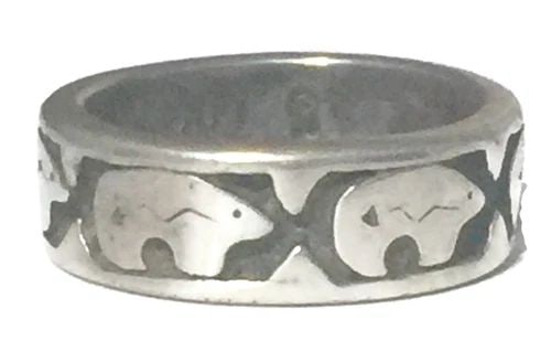 VINTAGE CALIFORNIA BEAR TRIBAL SOUTHWEST RING BAND BOY GIRL WOMEN SIZE 4.75: VINTAGE CALIFORNIA BEAR TRIBAL SOUTHWEST RING BAND BOY GIRL WOMEN SIZE 4.75 Vintage California Bear Tribal Southwest Ring Small Adult Children Pinky Ring Some wear due to age... mainly visible on one 