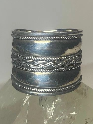 CIGAR BAND RING WOVEN ROPE CHAIN BIKER STERLING SILVER WOMEN MEN: CIGAR BAND RING WOVEN ROPE CHAIN BIKER STERLING SILVER WOMEN MEN Cigar Band ring woven rope chain biker sterling silver women men Size 9.50 Between. a size 9.50 and a size 9.75 Weight 6.5g Length 3/4"