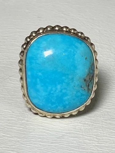 TURQUOISE RING PINKY STERLING SILVER WOMEN GIRLS: TURQUOISE RING PINKY STERLING SILVER WOMEN GIRLS Turquoise ring pinky sterling silver women girls Size 4.25 Weight 8g Length 7/8" Width. 3/4" Thinnest part of band. 3/16" Rings are Delivered in a Gift