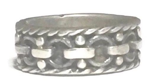 VINTAGE CHAIN BAND STERLING SILVER SOUTHWEST RING BOHO SIZE 5.25 WOMEN BIKER: VINTAGE CHAIN BAND STERLING SILVER SOUTHWEST RING BOHO SIZE 5.25 WOMEN BIKER Vintage Chain Link Design Sterling Silver Southwest Ring or Band Women or Men Size 5.25 Between a Size 5.25 and a Size 5.50