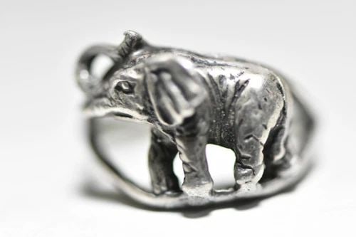 ELEPHANT RING ANIMAL PINKY BAND STERLING SILVER WOMEN GIRLS: ELEPHANT RING ANIMAL PINKY BAND STERLING SILVER WOMEN GIRLS elephant ring animal pinky band sterling silver women girls Size 5.75 Weight 4.6g Widest part of the ring 5/8" Thinnest part of the ring 1/8